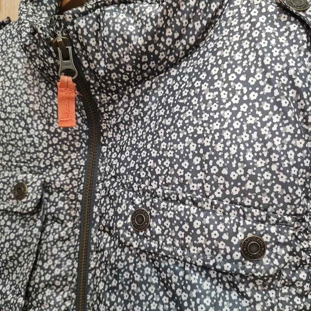 Girls Gap Puffer Vest Sz‎ XXL 14/16 Sleeveless  Floral Gray White Inner Pockets